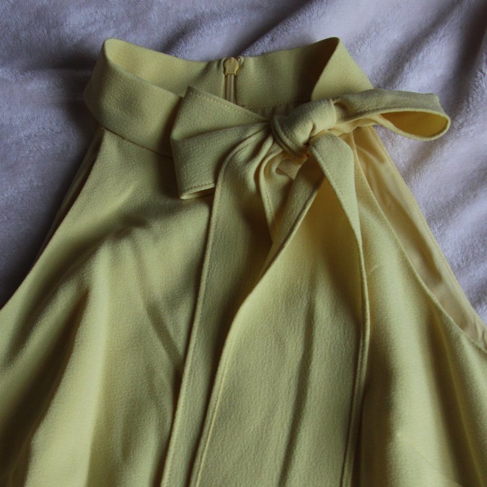 Halter Neck Bow Crepe Shift Dress